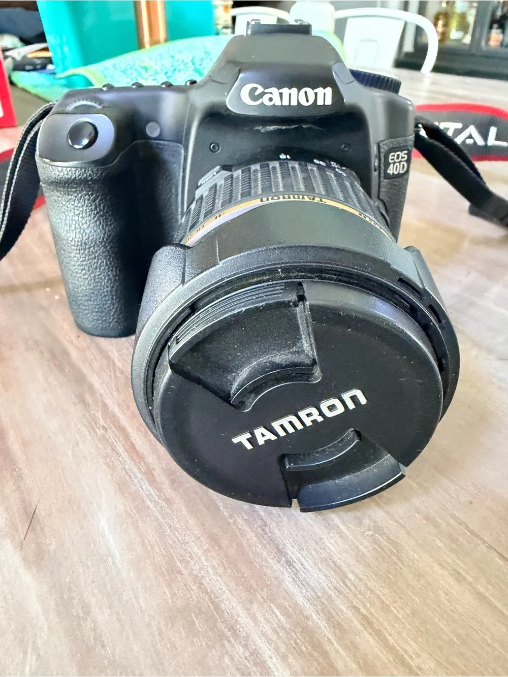 Canon EOS 40D DSLR with Tamron AF 18-200